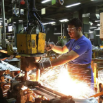 ECONOMÍA – La industria pyme se desplomó 26,9% en diciembre y cerró el 2023 con una caída del 2,6%