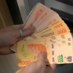 ECONOMÍA – Tras seis meses de parálisis, el Gobierno vuelve a convocar al Consejo del Salario para definir un aumento del sueldo mínimo