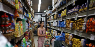 ECONOMÍA – El consumo repuntó 2,5% en 2025, pero terminó el año con tendencia a la baja y señales de enfriamiento