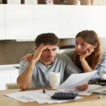 ECONOMIA – Alarma por la morosidad bancaria: más del 9% de las familias argentinas tiene problemas para pagar sus deudas