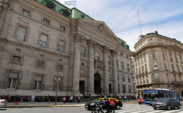 ECONOMÍA – En dos años se duplicó la proporción de depósitos privados destinada a préstamos a empresas y familias